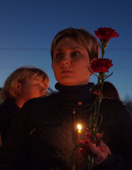 Flowers in memory of St. Petersburg metro blast victims