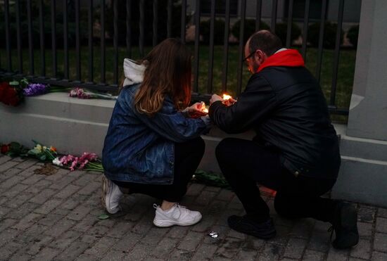 Flowers laid at Russian Embassies in memory of St. Petersburg metro blast victims