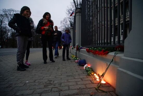Flowers laid at Russian Embassies in memory of St. Petersburg metro blast victims