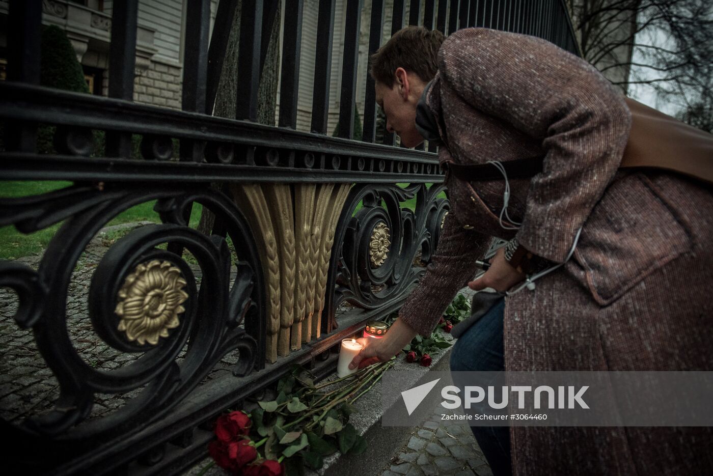 Flowers laid at Russian Embassies in memory of St. Petersburg metro blast victims