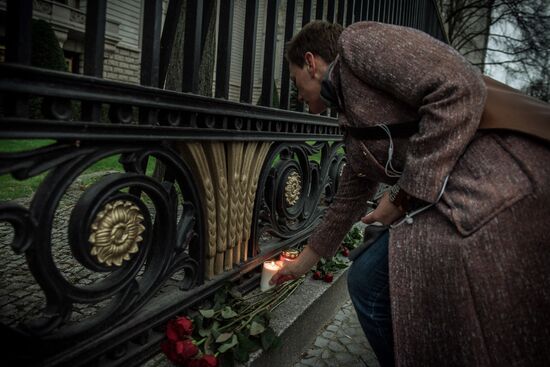 Flowers laid at Russian Embassies in memory of St. Petersburg metro blast victims