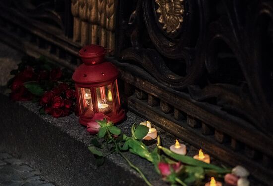 Flowers laid at Russian Embassies in memory of St. Petersburg metro blast victims