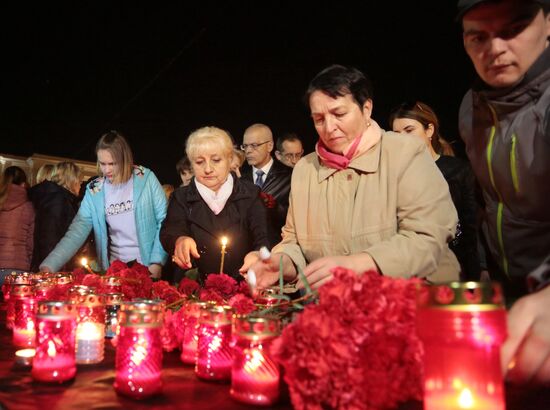Flowers in memory of St. Petersburg metro blast victims