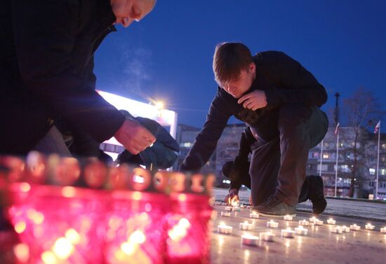 Flowers in memory of St. Petersburg metro blast victims