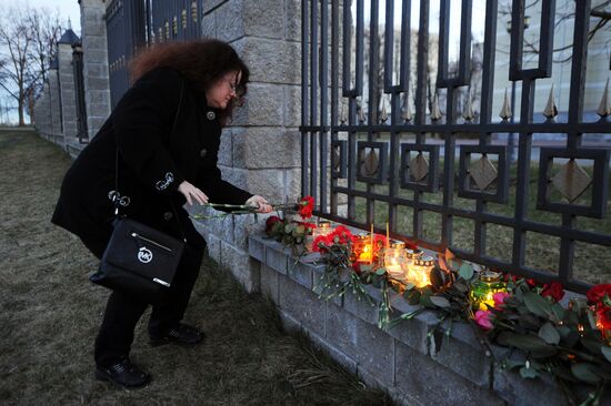 Flowers laid at Russian Embassies in memory of St. Petersburg metro blast victims