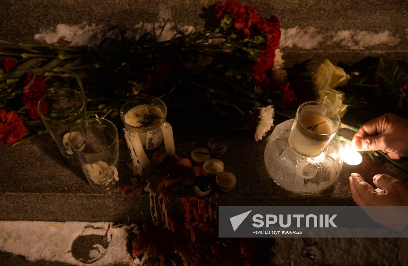 Flowers in memory of St. Petersburg metro blast victims