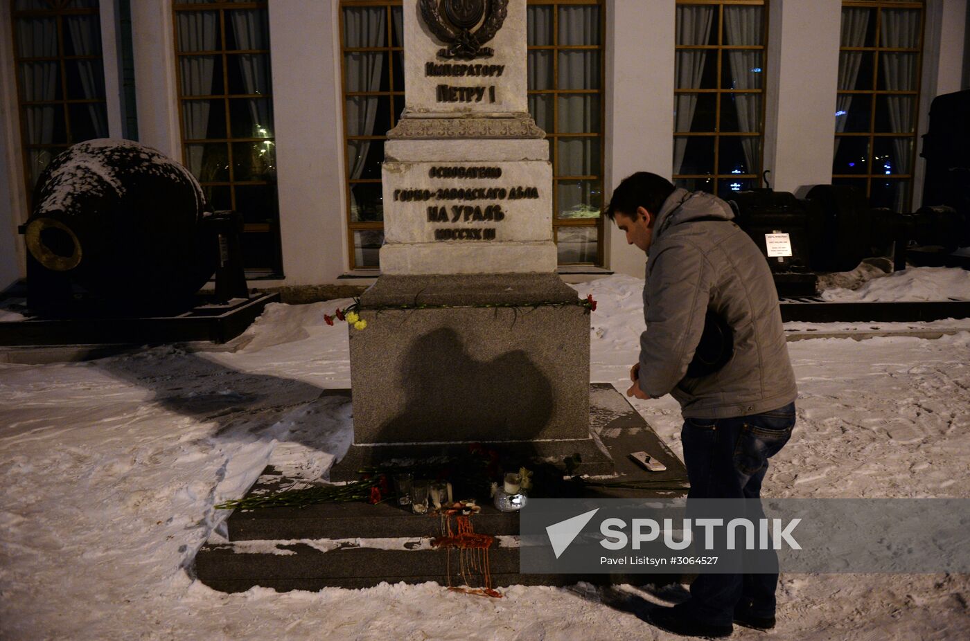 Flowers in memory of St. Petersburg metro blast victims