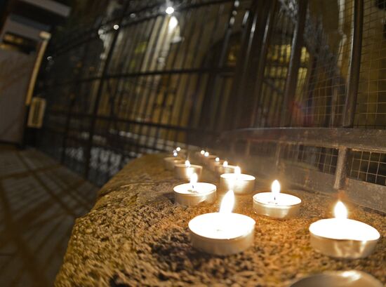 Flowers laid at Russian Embassies in memory of St. Petersburg metro blast victims