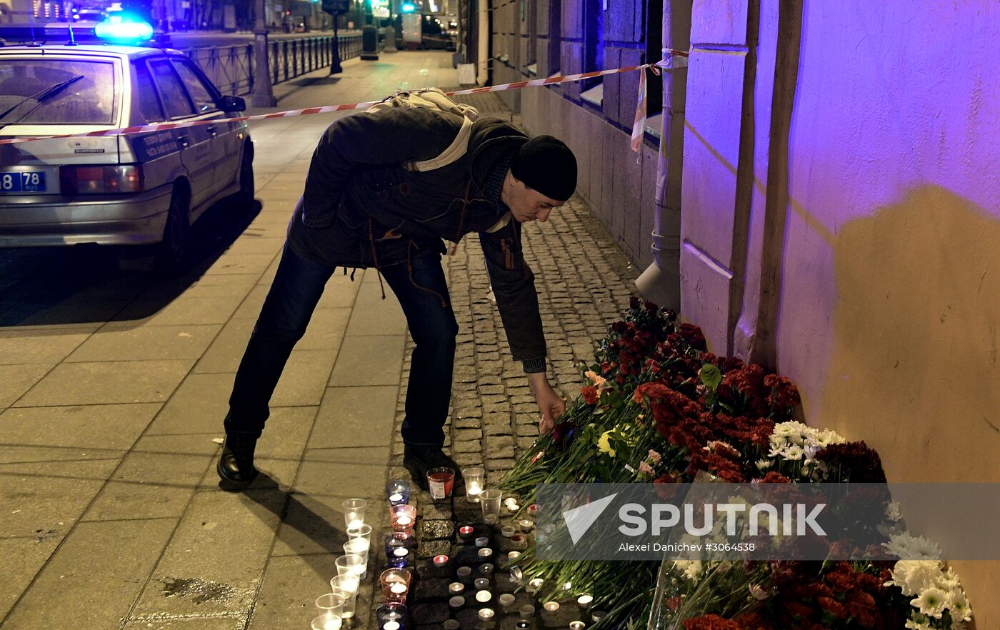 Flowers in memory of St. Petersburg metro blast victims