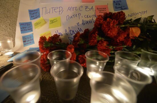 Flowers in memory of St. Petersburg metro blast victims