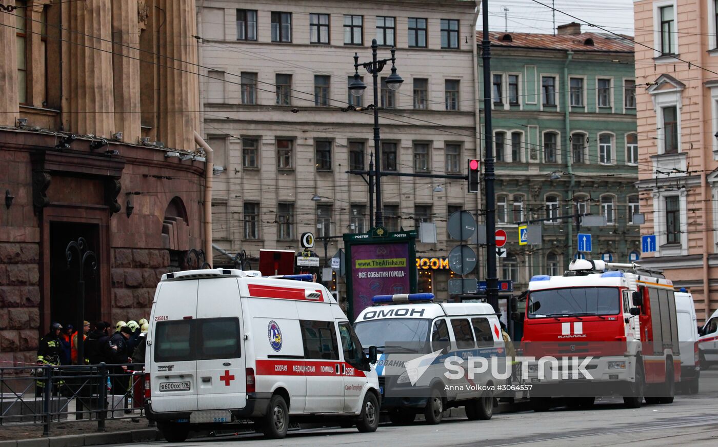 Explosions in the St.Petersburg metro
