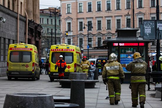 Explosions in the St.Petersburg metro