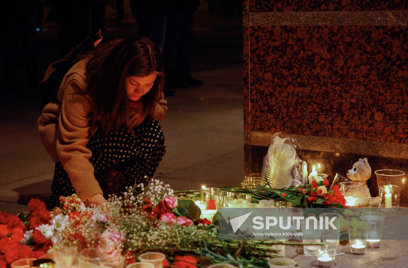 Flowers in memory of St. Petersburg metro blast victims
