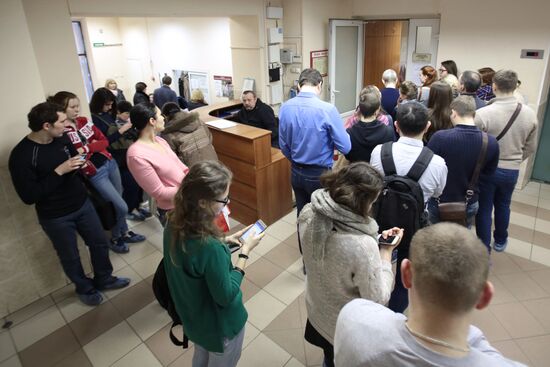 St. Petersburg residents donate blood for metro explosion casualties