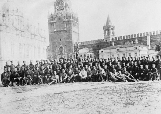 1st Moscow machine gun school graduates