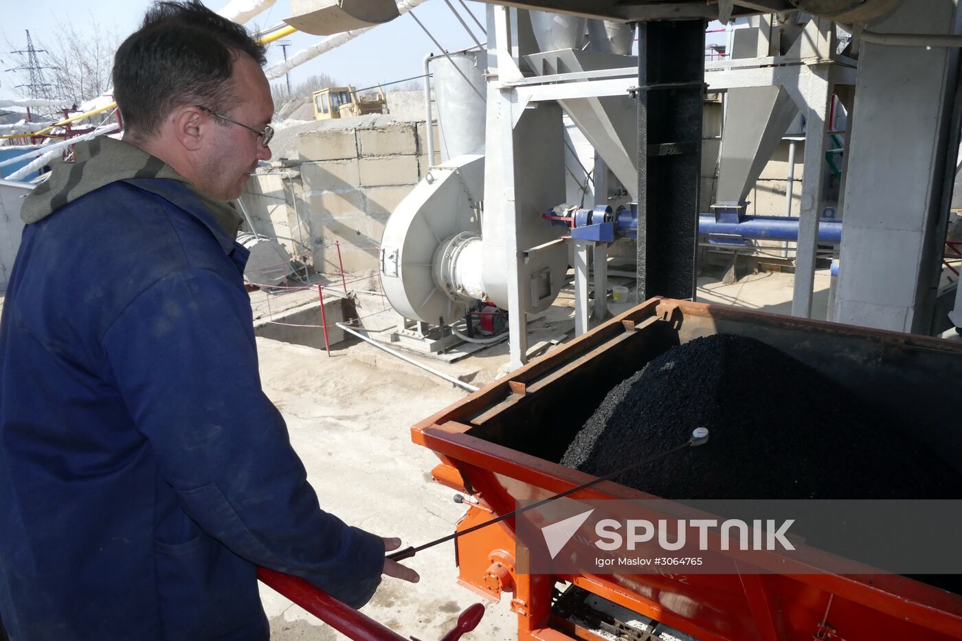 Donetsk Asphalt Concrete Plant opens