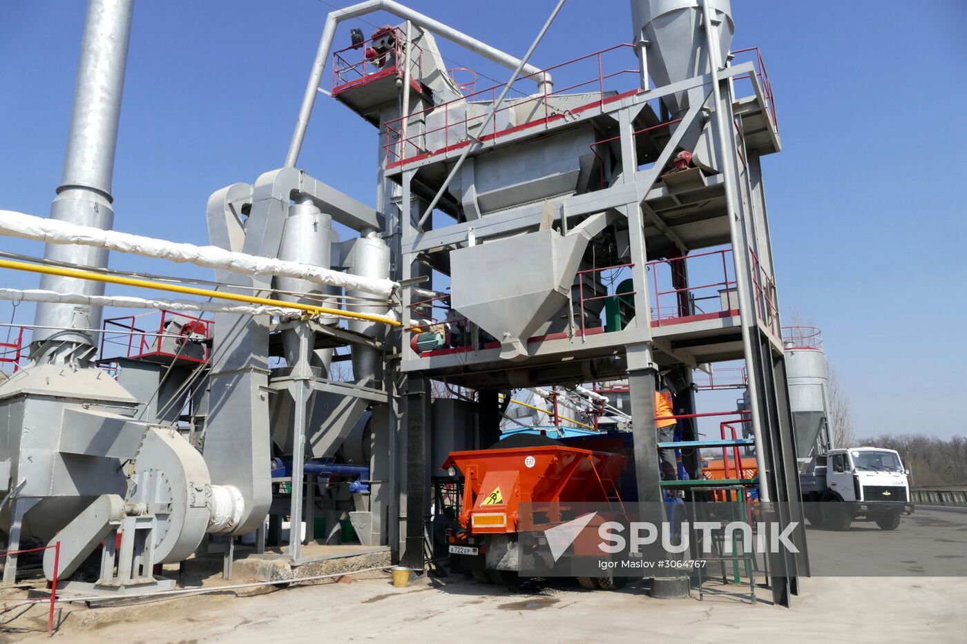Donetsk Asphalt Concrete Plant opens