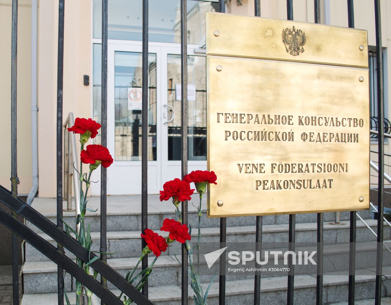 Flowers laid at Russian Embassies in memory of St. Petersburg metro blast victims