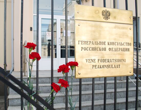 Flowers laid at Russian Embassies in memory of St. Petersburg metro blast victims