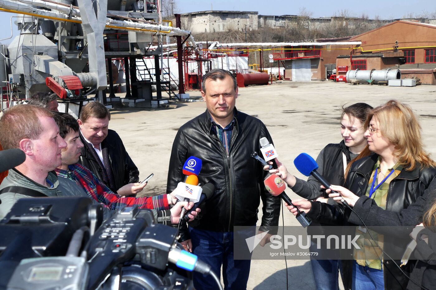 Donetsk Asphalt Concrete Plant opens