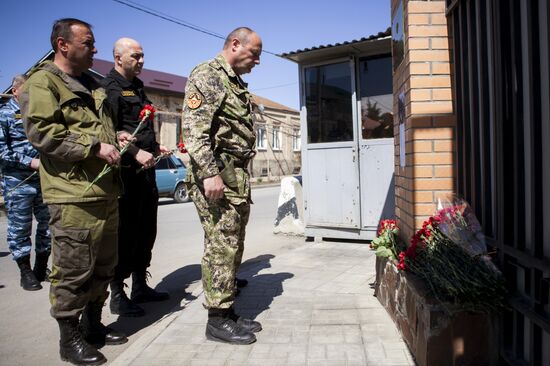 Flowers laid at Russian Embassies in memory of St. Petersburg metro blast victims