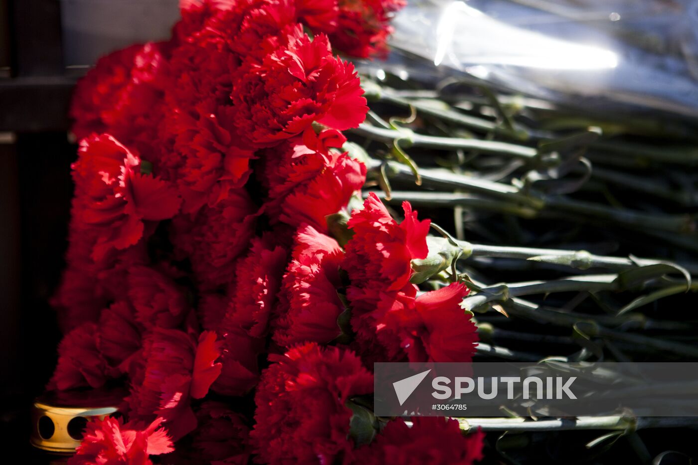 Flowers laid at Russian Embassies in memory of St. Petersburg metro blast victims