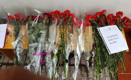 Flowers laid at Russian Embassies in memory of St. Petersburg metro blast victims