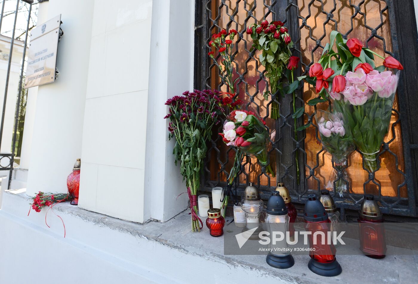 Flowers laid at Russian Embassies in memory of St. Petersburg metro blast victims