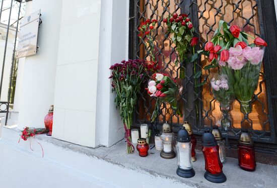 Flowers laid at Russian Embassies in memory of St. Petersburg metro blast victims