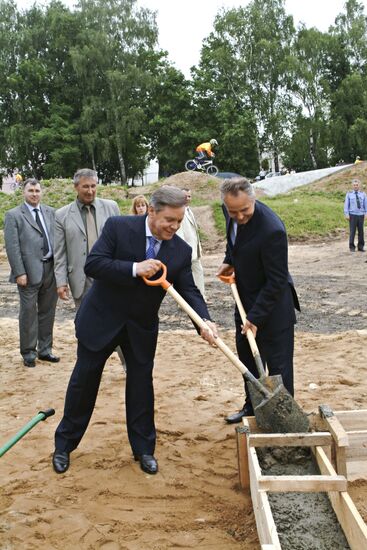 Governor Gromov lays founding capsule of ice sports palace