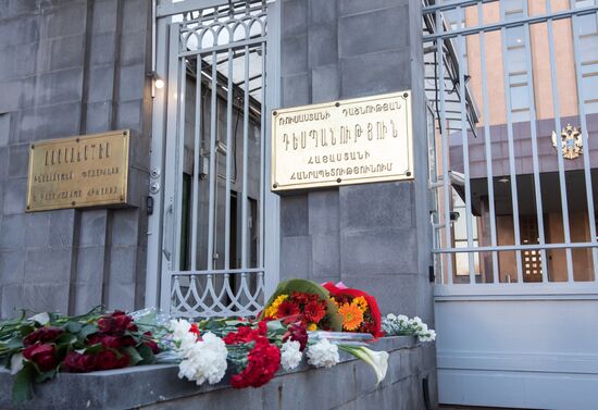 Flowers laid at Russian Embassies in memory of St. Petersburg metro blast victims