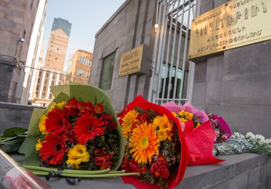 Flowers laid at Russian Embassies in memory of St. Petersburg metro blast victims