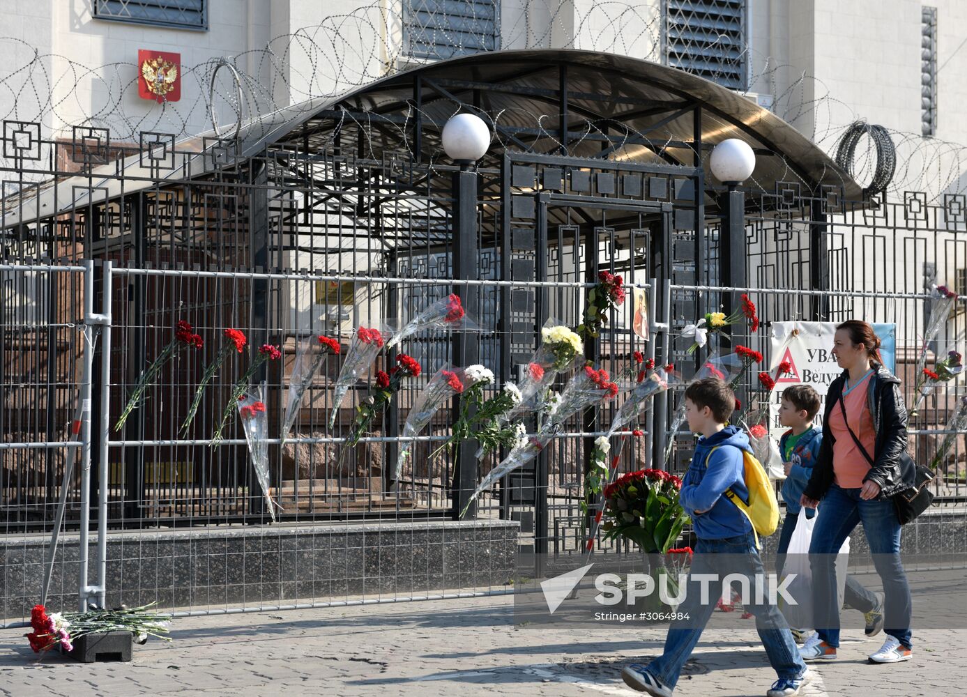 Flowers at Russian Embassies in memory of St. Petersburg Metro blast victims