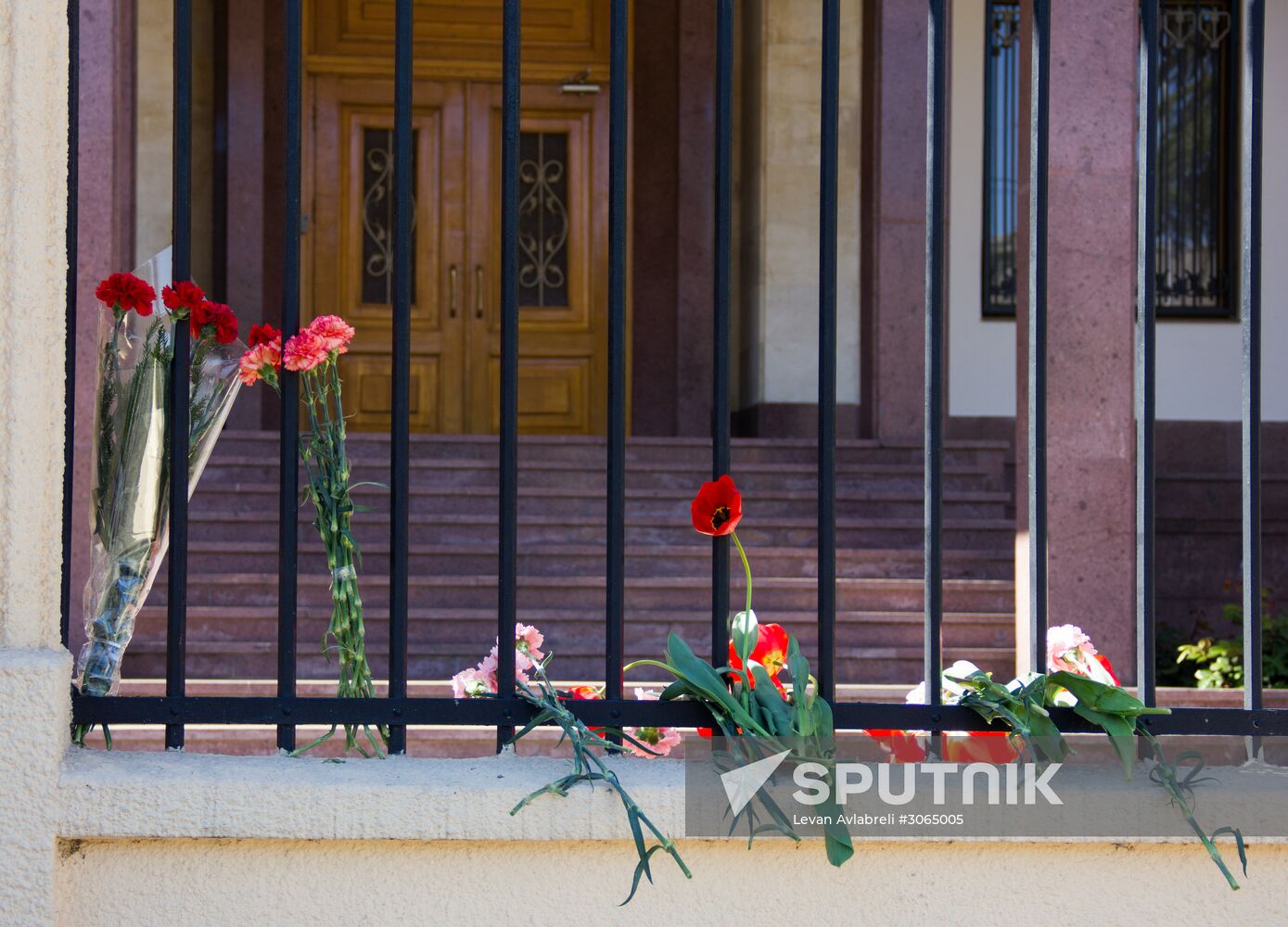 Flowers at Russian Embassies in memory of St. Petersburg metro blast victims