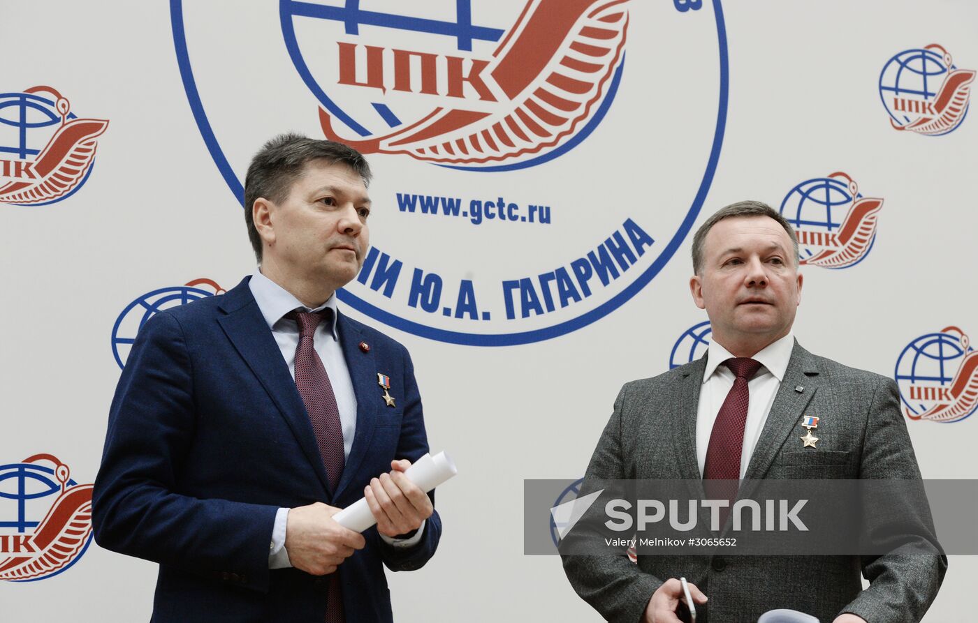 News conference on recruitment of cosmonauts