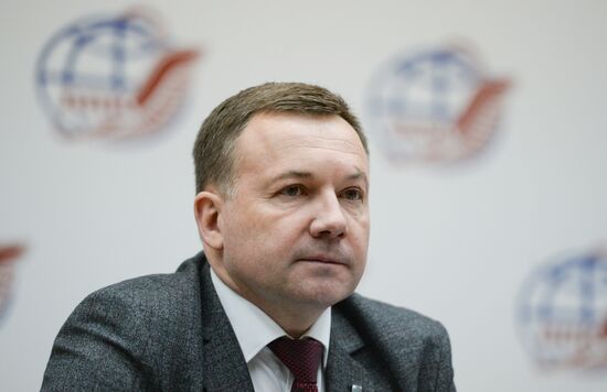 News conference on recruitment of cosmonauts
