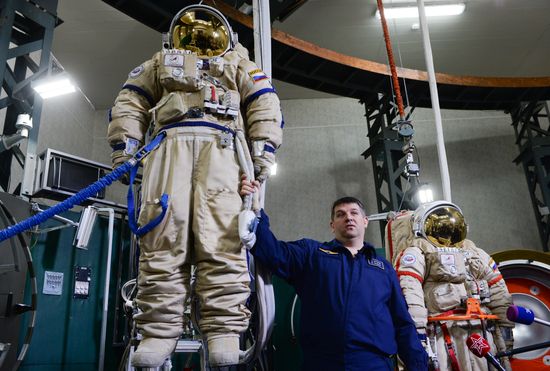 News conference on recruitment of cosmonauts