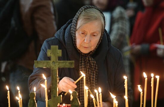 Memorial service for victims of St. Petersburg Metro blast at St. Trinity Cathedral in St. Petersburg