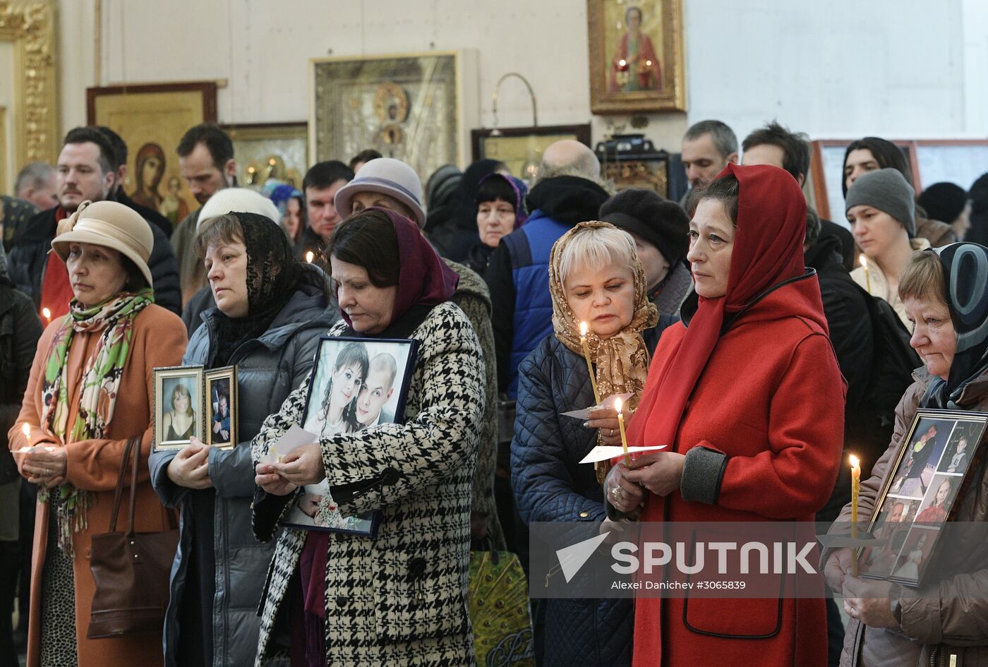 Memorial service for victims of St. Petersburg Metro blast at St. Trinity Cathedral in St. Petersburg