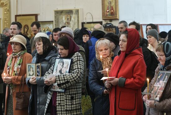 Memorial service for victims of St. Petersburg Metro blast at St. Trinity Cathedral in St. Petersburg
