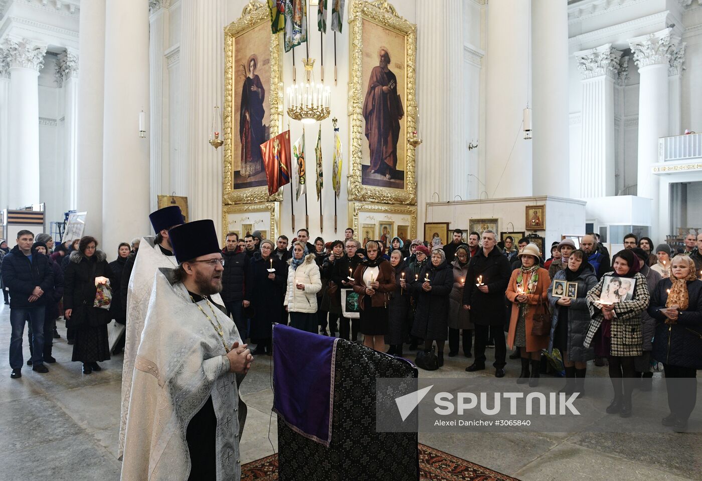 Memorial service for victims of St. Petersburg Metro blast at St. Trinity Cathedral in St. Petersburg