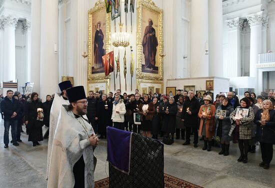 Memorial service for victims of St. Petersburg Metro blast at St. Trinity Cathedral in St. Petersburg