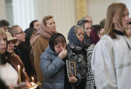 Memorial service for victims of St. Petersburg Metro blast at St. Trinity Cathedral in St. Petersburg