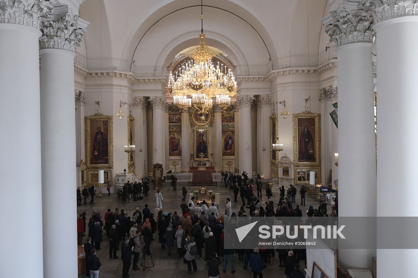 Memorial service for victims of St. Petersburg Metro blast at St. Trinity Cathedral in St. Petersburg