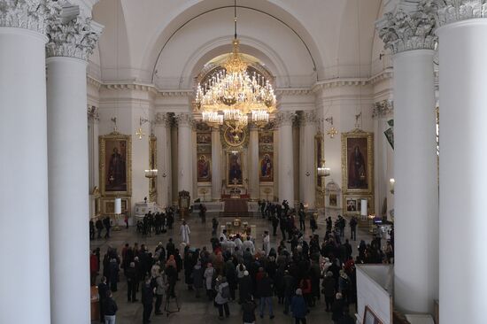 Memorial service for victims of St. Petersburg Metro blast at St. Trinity Cathedral in St. Petersburg