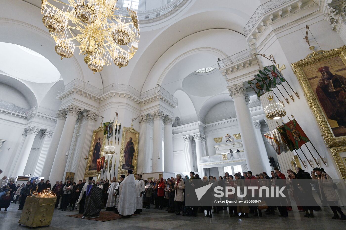 Memorial service for victims of St. Petersburg Metro blast at St. Trinity Cathedral in St. Petersburg