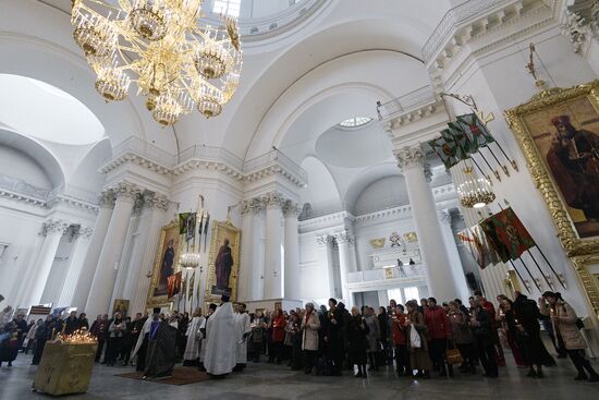 Memorial service for victims of St. Petersburg Metro blast at St. Trinity Cathedral in St. Petersburg