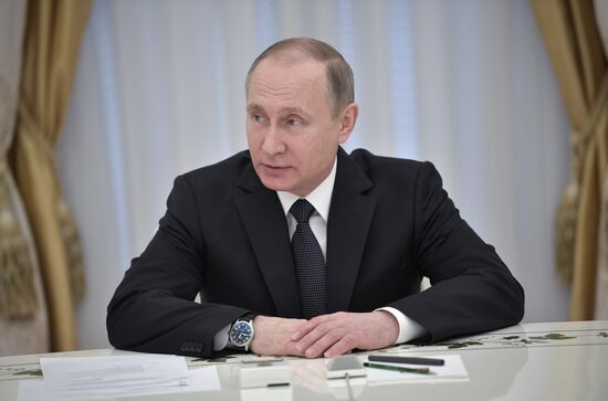 President Vladimir Putin meets with Council of Heads of the CIS Security and Intelligence Agencies