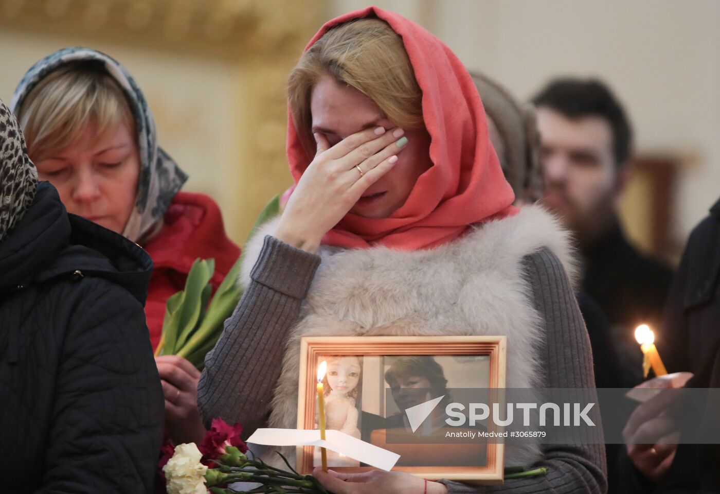 Memorial service for victims of St. Petersburg Metro blast at St. Trinity Cathedral in St. Petersburg