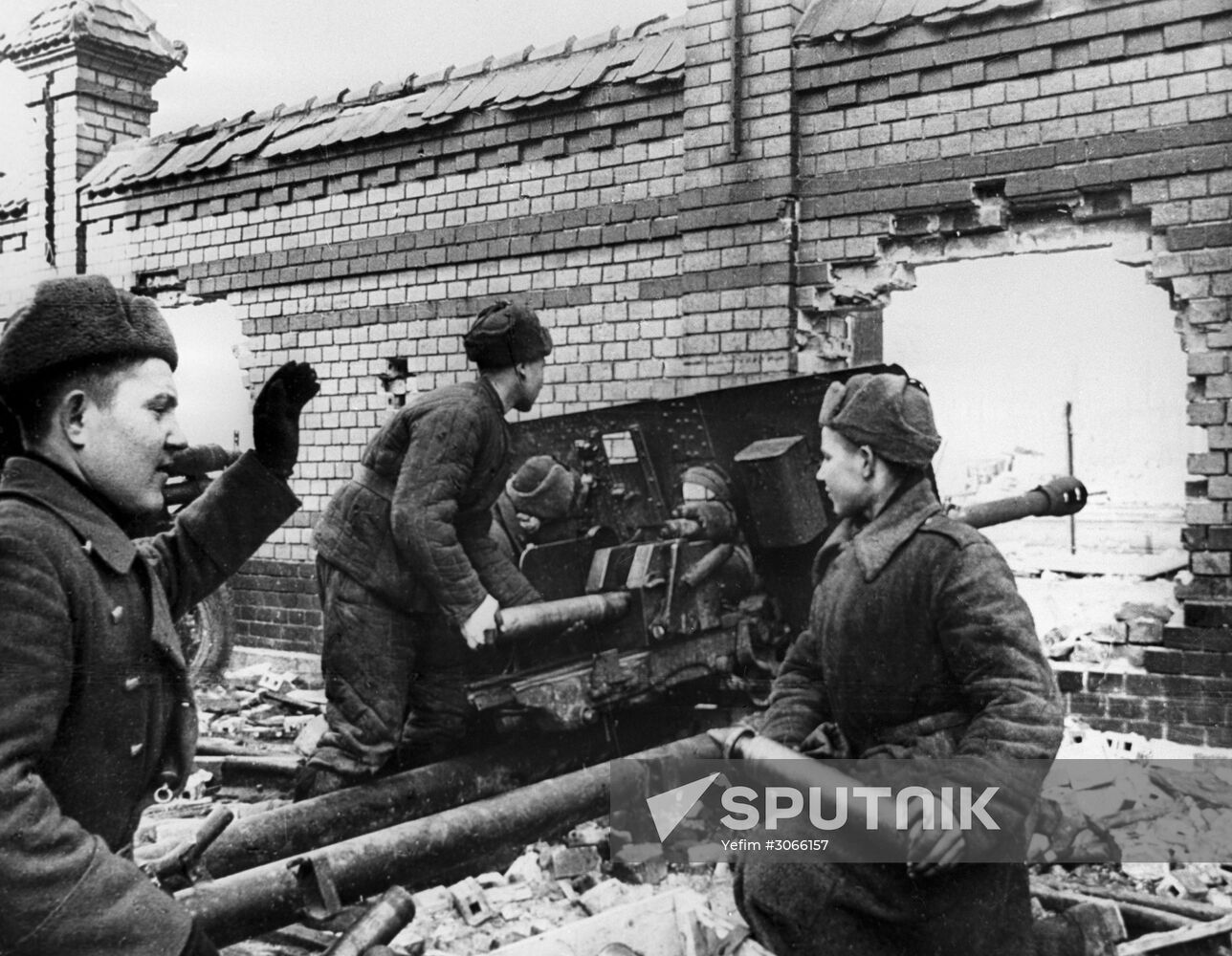 Artillery squad during combat in Pomerania